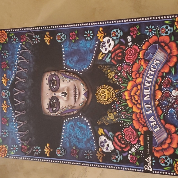 Barbie Dia de Muertos Ken Collectible - Picture 8 of 12